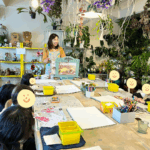 軽井沢のこども絵画教室のレッスン風景